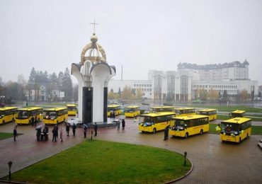 15 новеньких шкільних автобусів «Богдан» будуть перевозити учнів Волинської області