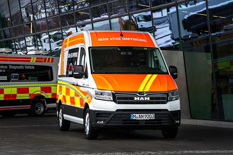MAN підтримує боротьбу з «короною»: нові автомобілі доставлятимуть вакцину пацієнтам