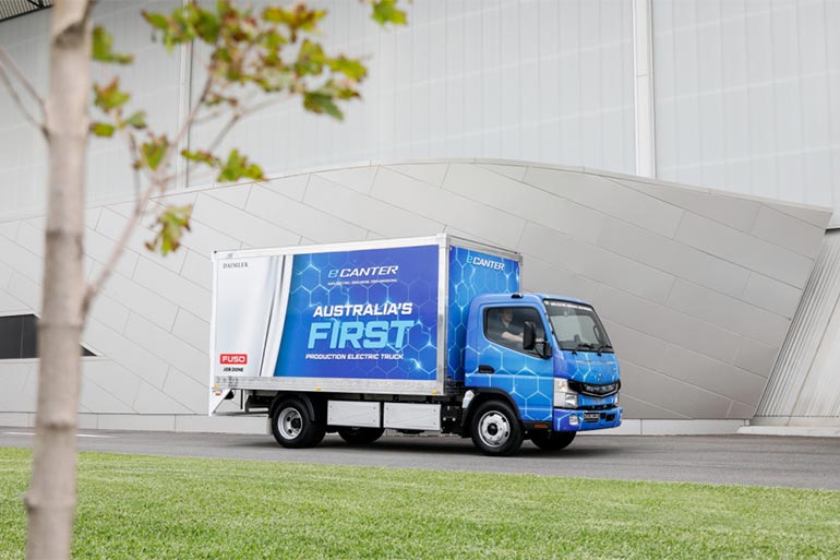 Daimler почав поставляти в Австралію електричні вантажівки FUSO eCanter