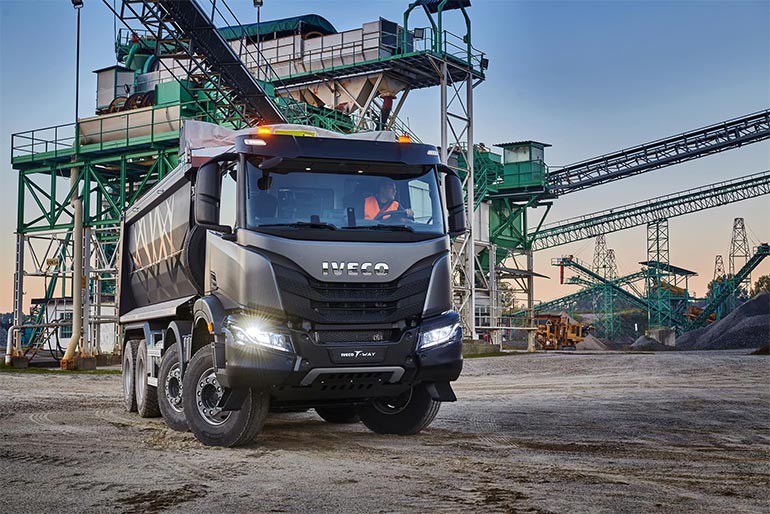 IVECO представляє нову потужну вантажівку T-Way для позашляхових умов