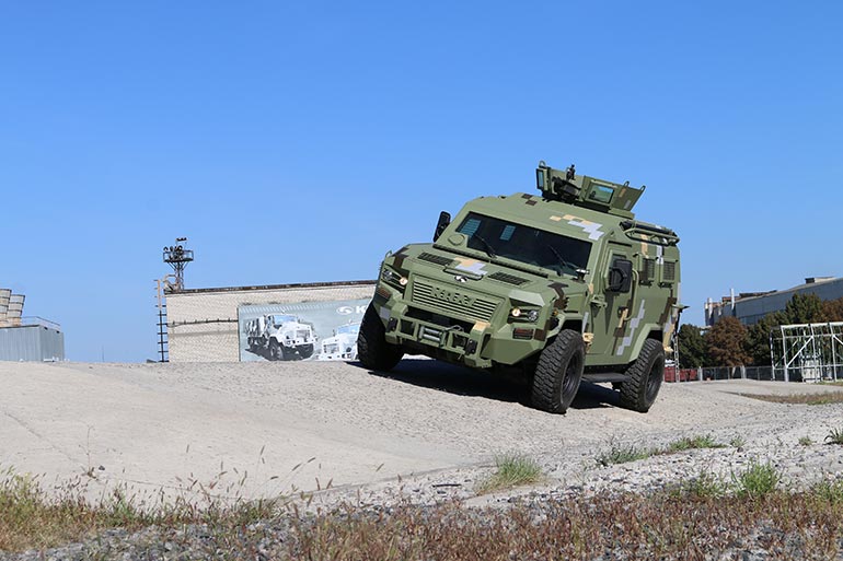 Міністерство оборони закупило бронемашини «КрАЗ Кугуар»