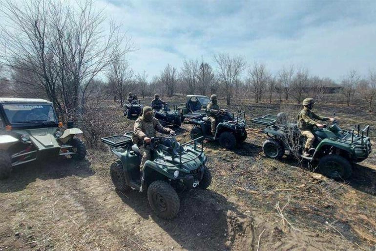 Активісти з Латвії допомагають українській армії бойовими квадроциклами