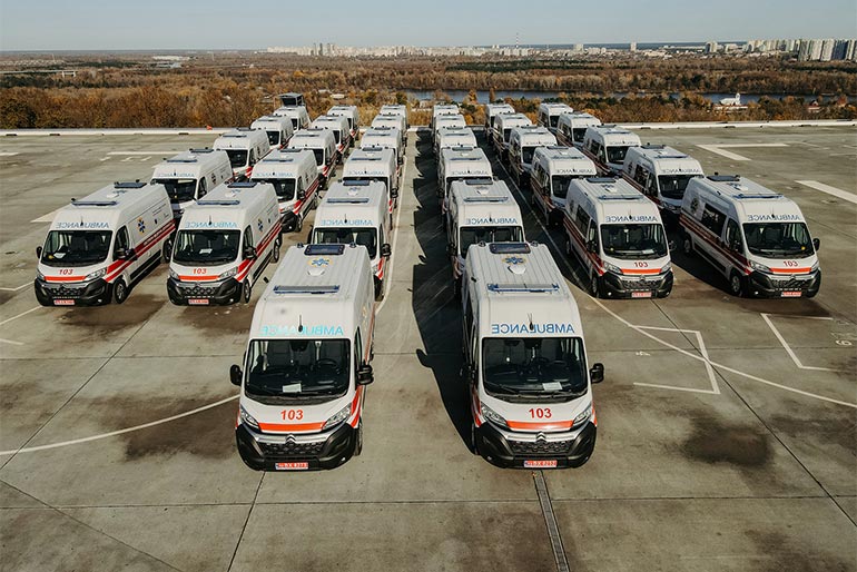 Чергова партія реанімобілів класу С передана рятівникам України