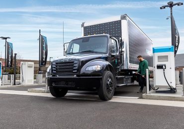 Daimler Truck представив у США нову електровантажівку Freightliner