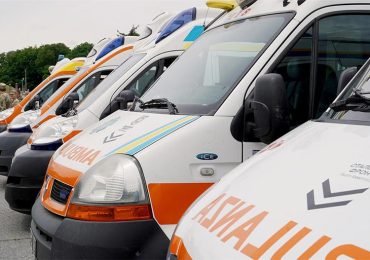 Медики ЗСУ отримали 30 автомобілів швидкої допомоги