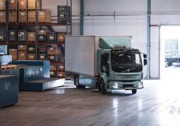 Volvo представила електричні вантажівки зі збільшеним запасом ходу