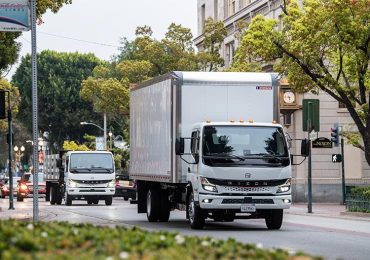 Перші електровантажівки RIZON від Daimler Truck знайшли своїх клієнтів