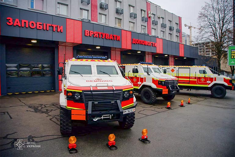 Технічна допомога від Словенії: три спеціалізовані автомобілі для ДСНС України