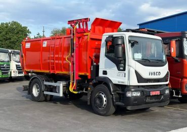 Сміттєвоз із боковим завантаженням на базі IVECO Eurocargo: нове відвантаження заводу АЛЬФАТЕКС