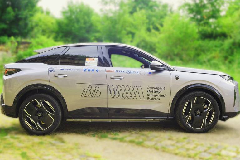 Революція в електротязі: Peugeot E-3008 з системою IBIS виходить на дороги