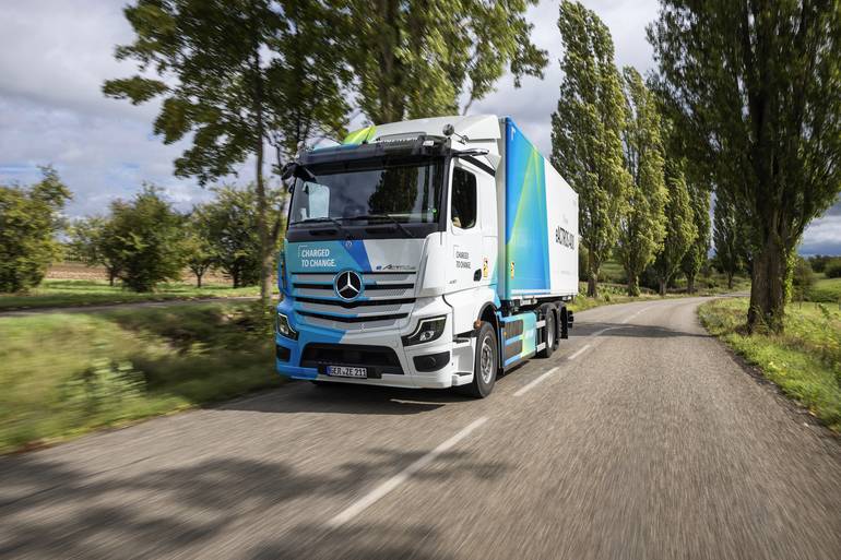 Новий Mercedes-Benz eActros 400: розширення електричної лінійки вантажівок