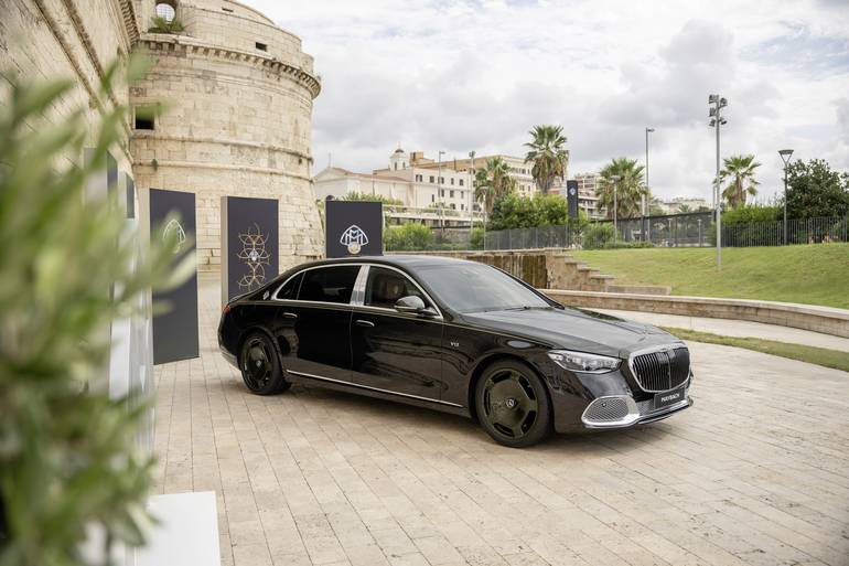 Mercedes-Maybach V12 Edition: Ода традиції 12-циліндрових двигунів та ексклюзивної майстерності