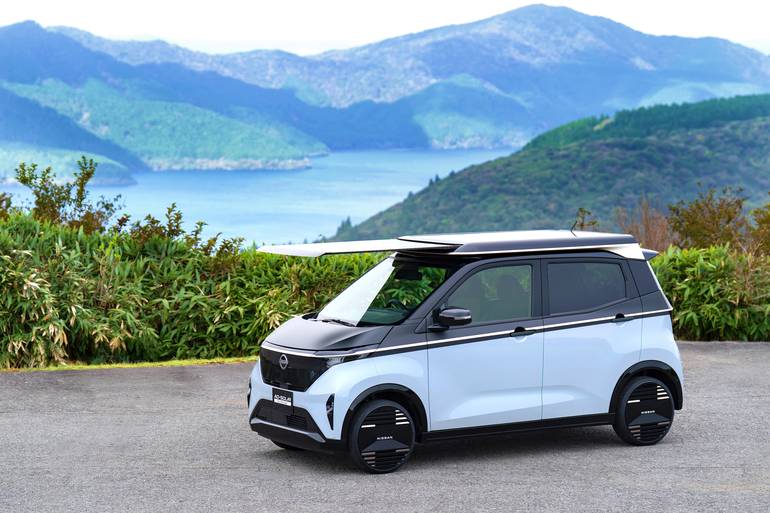 Сонячна енергія для міського електрокара: Nissan Sakura з системою Ao-Solar Extender