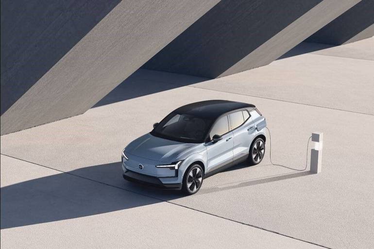 Volvo дарує рік безплатного домашнього заряджання електромобілів у Швеції