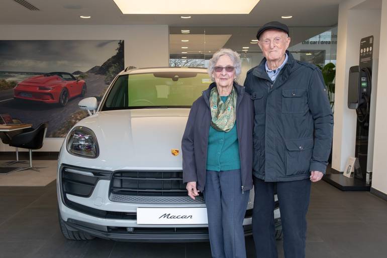 Сімдесят років разом — і перший Porsche у дев’яносто