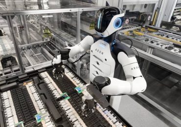 BMW Group випробовує гуманоїдних роботів у серійному виробництві