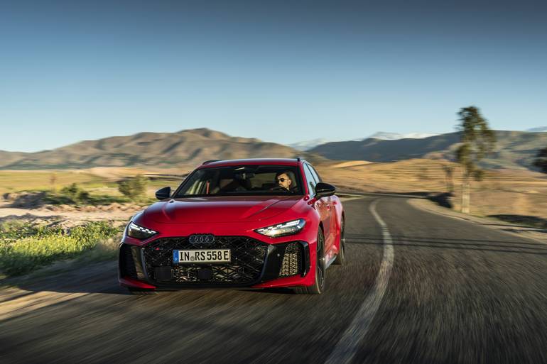 Audi RS 5 у Марокко: електрифікована сила під сонцем Atlas Mountains