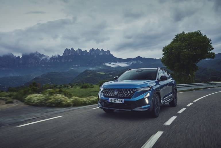 Технології замість розкоші: Renault оновлює свої флагманські кросовери