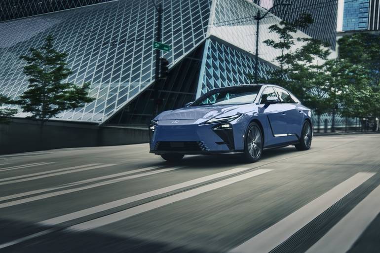 Електрифікація без компромісів: нове покоління Lexus ES виходить на новий рівень