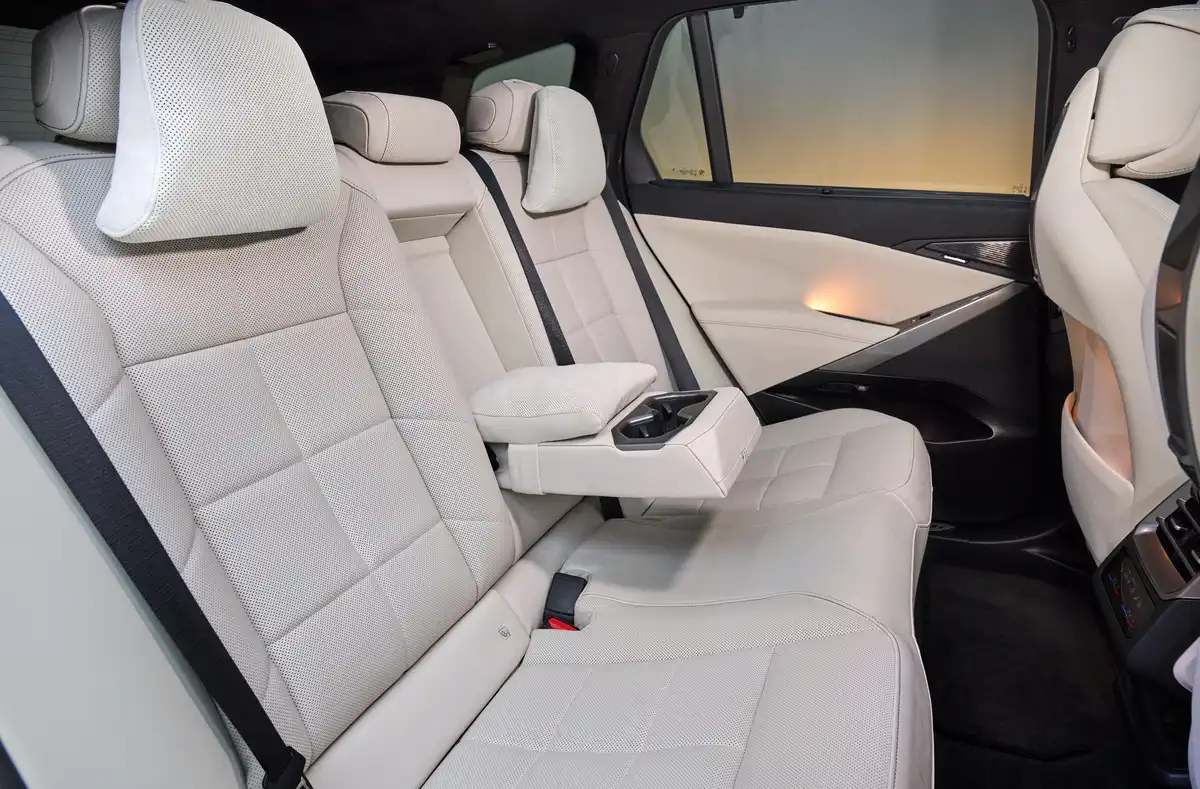 Салон BMW iX 5 60 xDrive