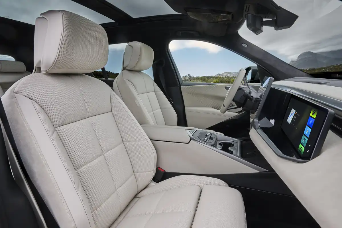 Салон BMW iX 5 60 xDrive